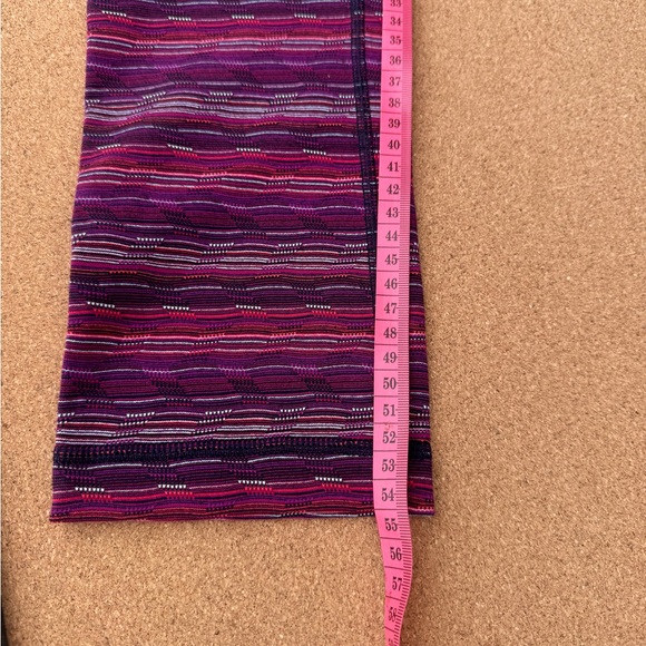 lululemon Wunder Under Crop Hi-Rise. Size 6. Blush Berry Color. - Picture 14 of 15